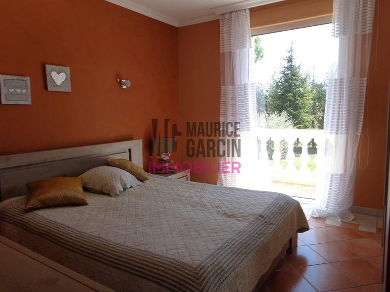 Maison - 296 m² - 8 pièces