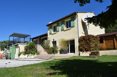Villa - 152 m² - 11 pièces