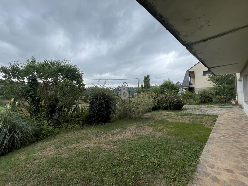 Maison - 230 m² - 10 pièces