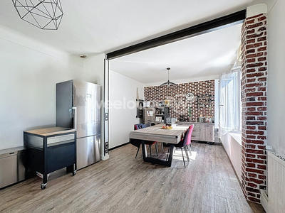 Maison - 90 m² - 5 pièces