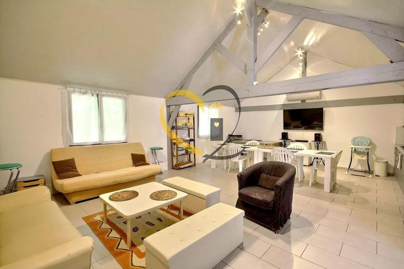 Propriété - 246 m² - 9 pièces