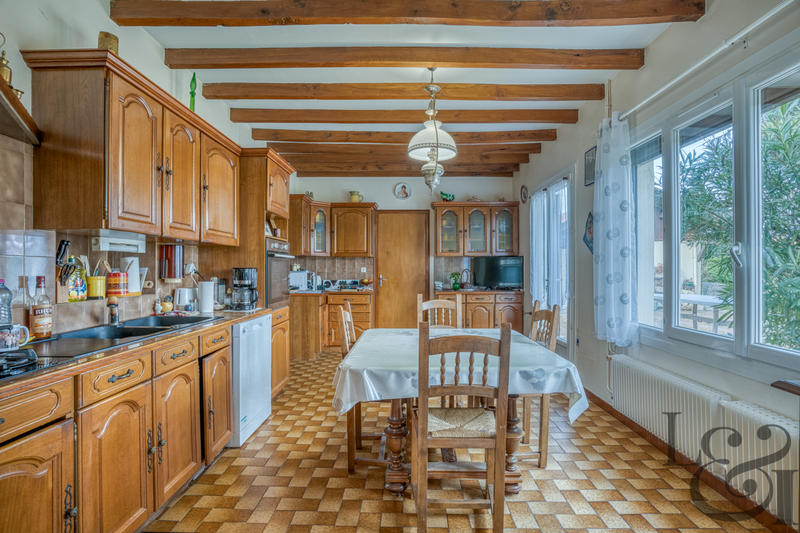 Maison - 365 m² - 13 pièces