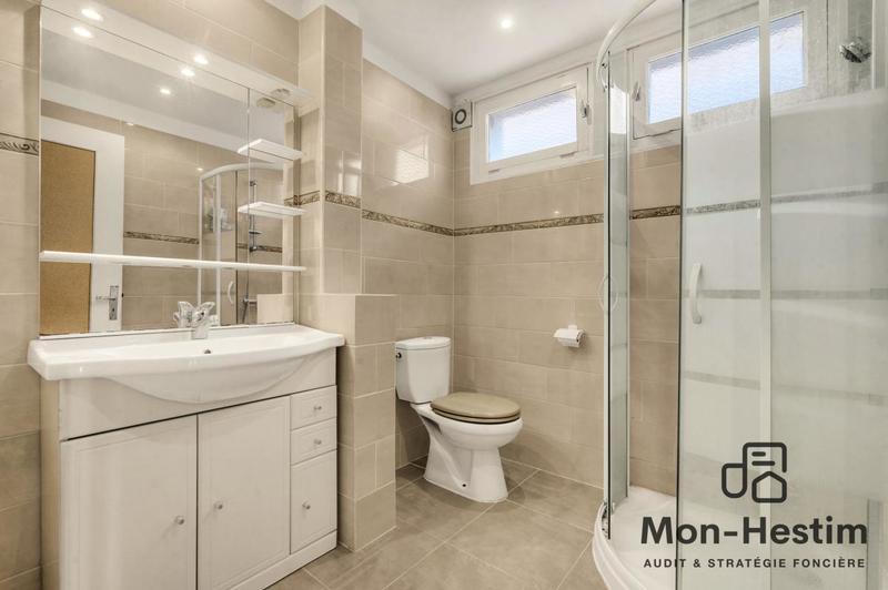 Maison - 263 m² - 11 pièces