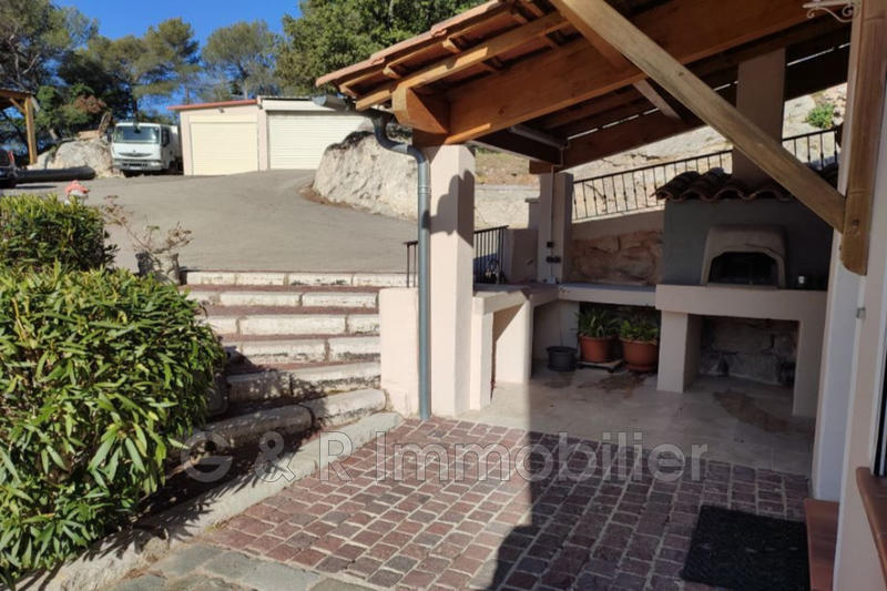 Maison - 185 m² - 8 pièces