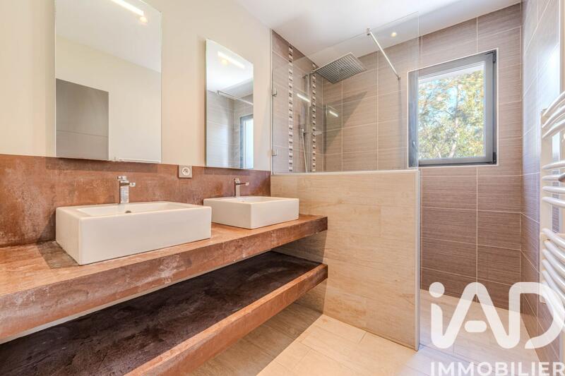 Maison de maîtres - 180 m² - 8 pièces