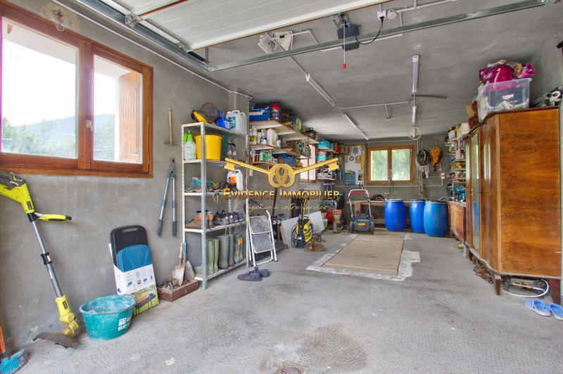 Maison - 215 m² - 7 pièces