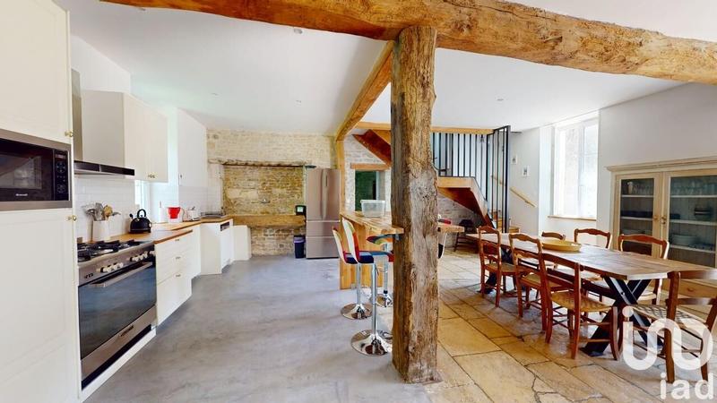 Maison - 590 m² - 20 pièces