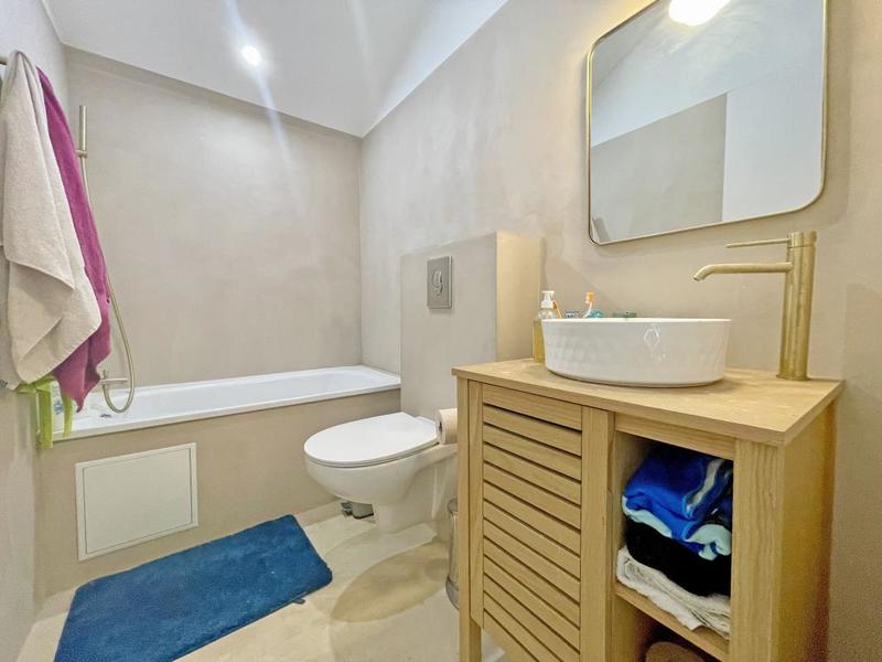 Maison en pierre - 228 m² - 8 pièces