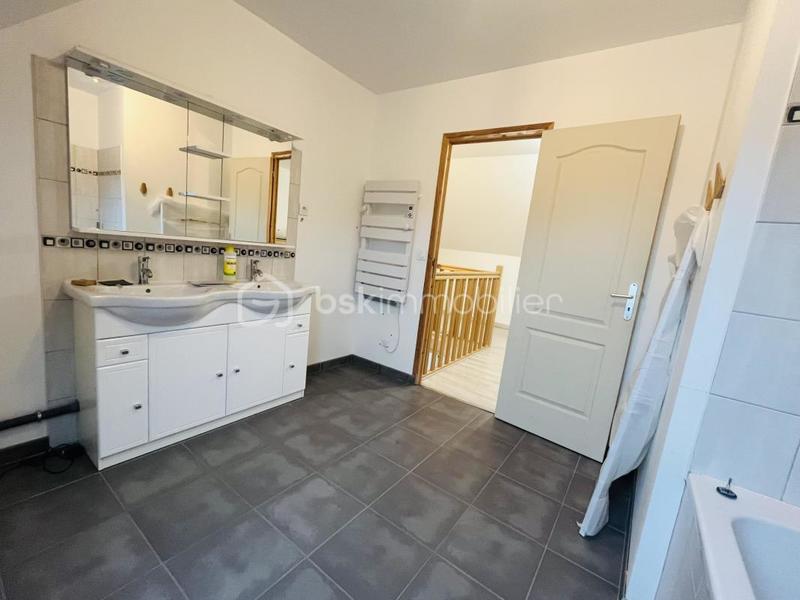 Maison - 180 m² - 7 pièces