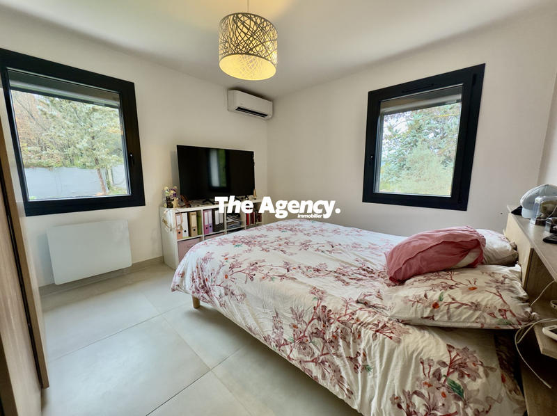 Villa - 203 m² - 9 pièces