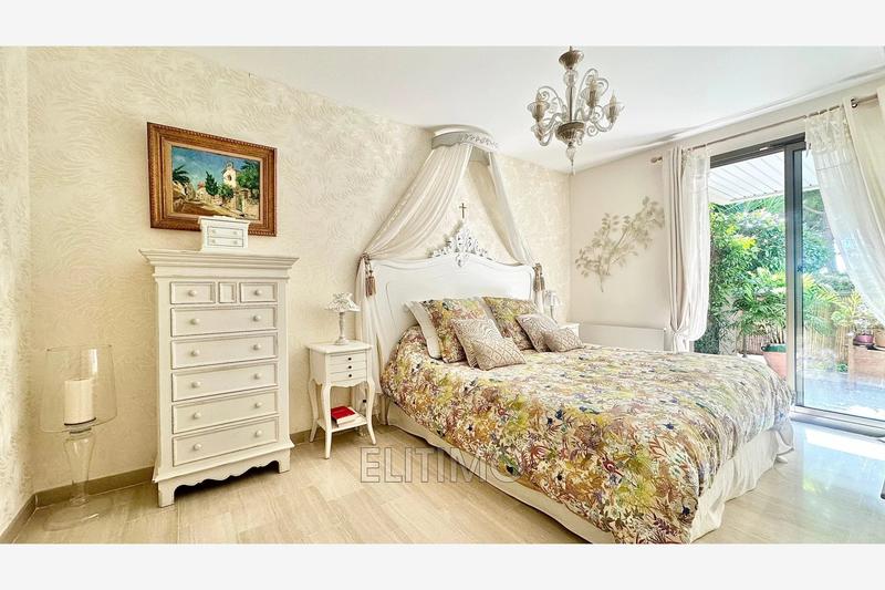 Appartement - 112 m² - 4 pièces