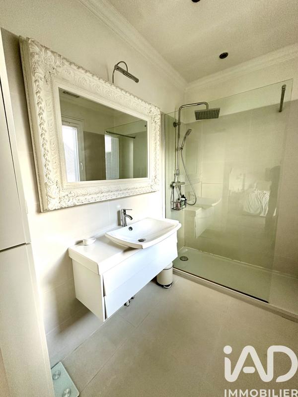 Maison - 200 m² - 6 pièces