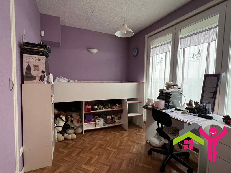 Maison - 90 m² - 5 pièces