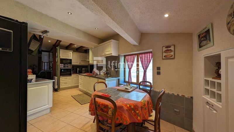 Maison - 175 m² - 8 pièces