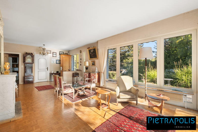 Maison - 250 m² - 8 pièces
