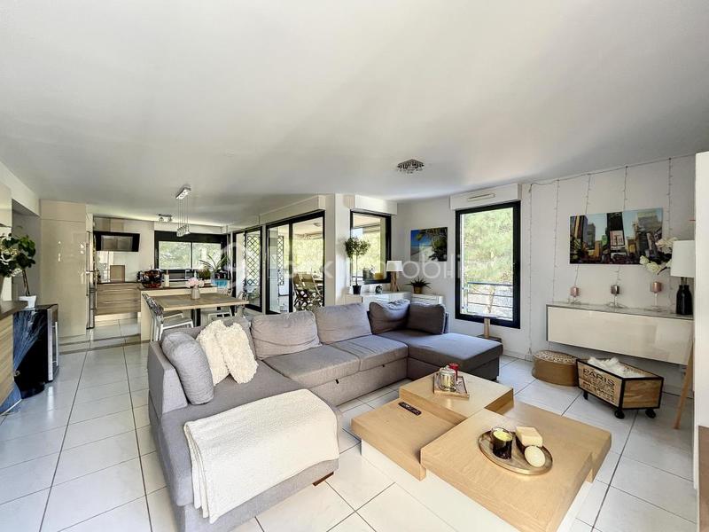 Appartement - 101 m² - 4 pièces