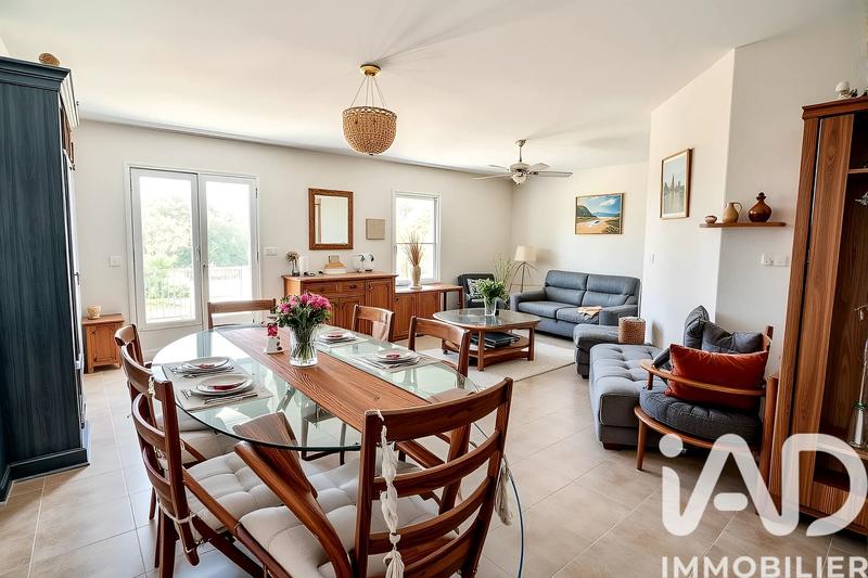 Maison - 90 m² - 5 pièces