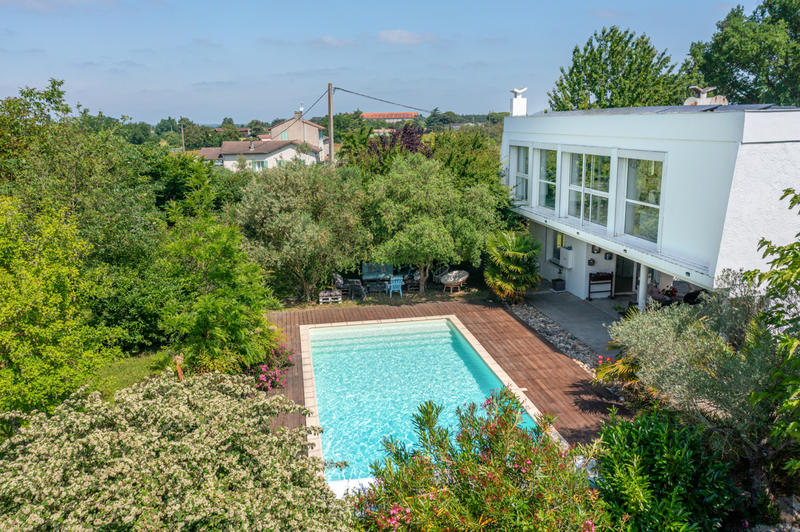 Maison - 254 m² - 7 pièces