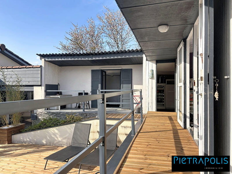 Maison - 140 m² - 5 pièces