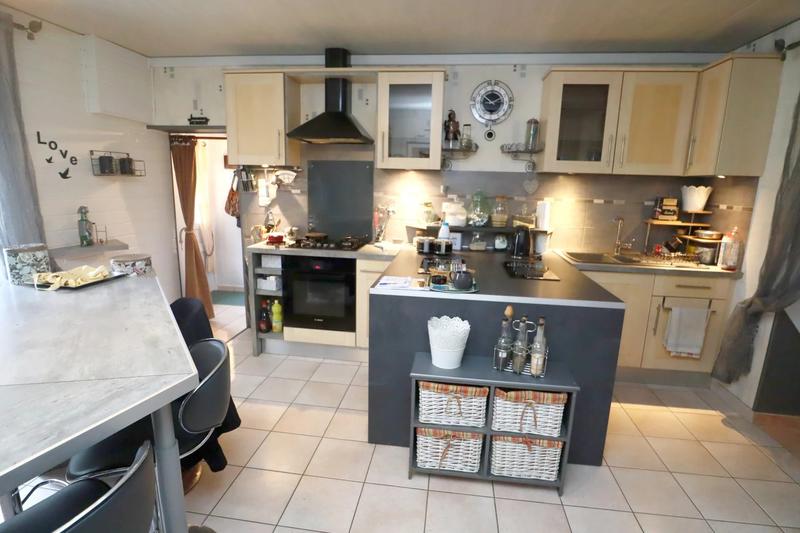 Maison - 240 m² - 12 pièces