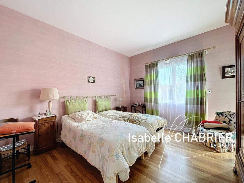 Maison - 244 m² - 8 pièces