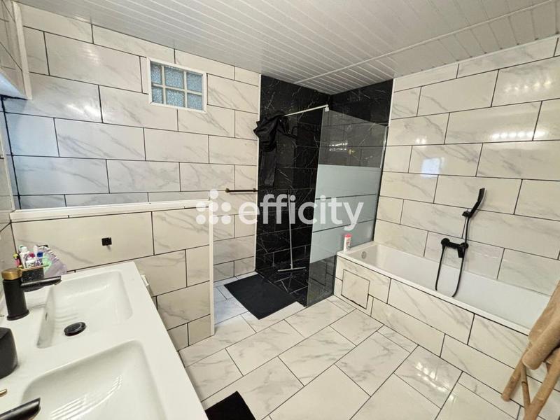 Maison - 120 m² - 6 pièces