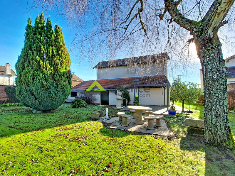 Maison - 98 m² - 5 pièces