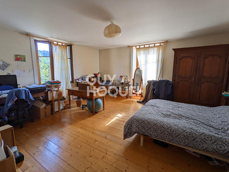 Maison - 330 m² - 14 pièces