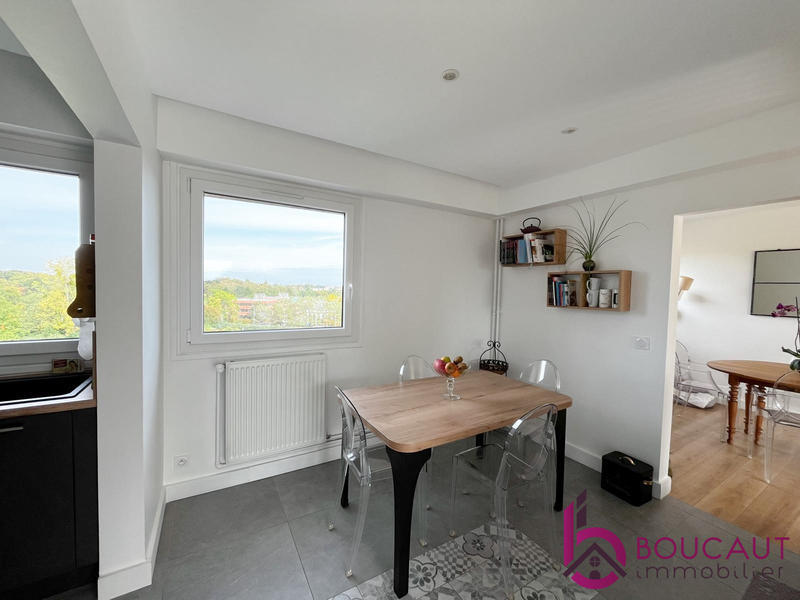 Appartement - 141 m² - 7 pièces