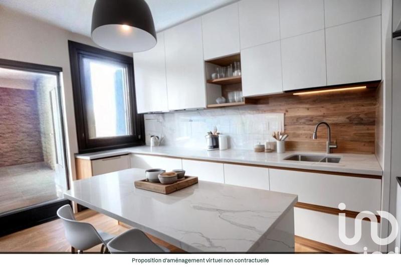 Maison - 268 m² - 12 pièces