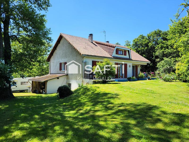 Maison - 211 m² - 8 pièces