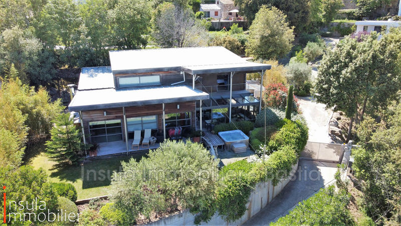 Villa - 190 m² - 6 pièces