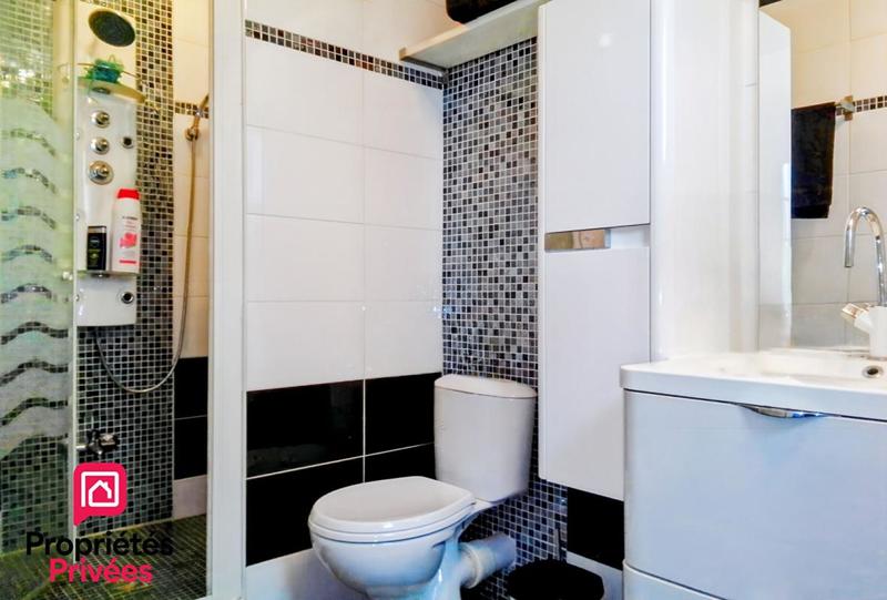 Maison - 123 m² - 8 pièces