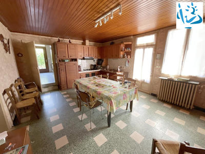 Maison - 205 m² - 9 pièces