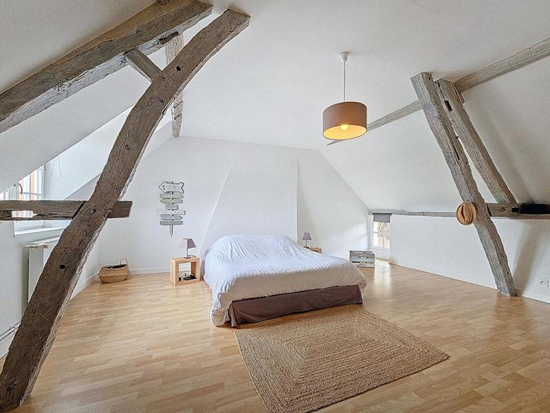 Maison - 210 m² - 8 pièces