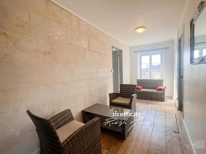 Maison - 240 m² - 8 pièces