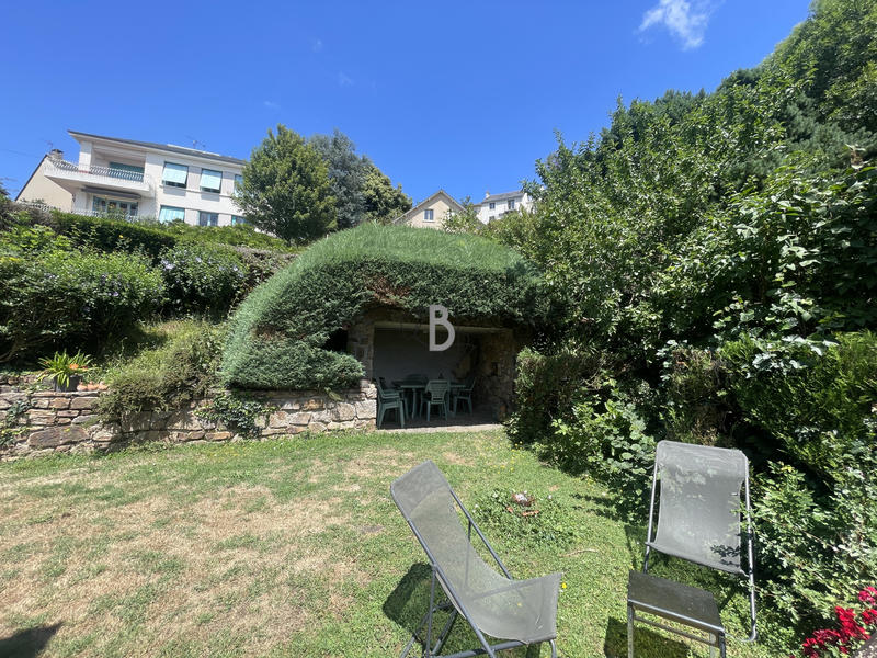 Maison - 230 m² - 10 pièces