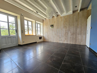 Maison - 210 m² - 9 pièces