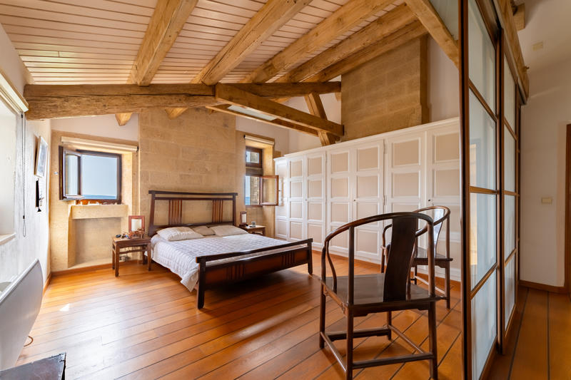 Maison - 215 m² - 8 pièces