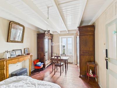 Maison - 88 m² - 9 pièces