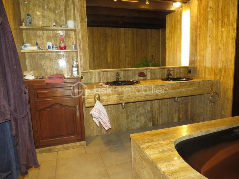 Longère - 232 m² - 6 pièces