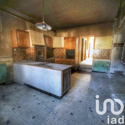 Maison - 400 m² - 12 pièces