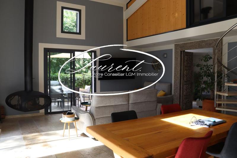 Mas - 397 m² - 14 pièces