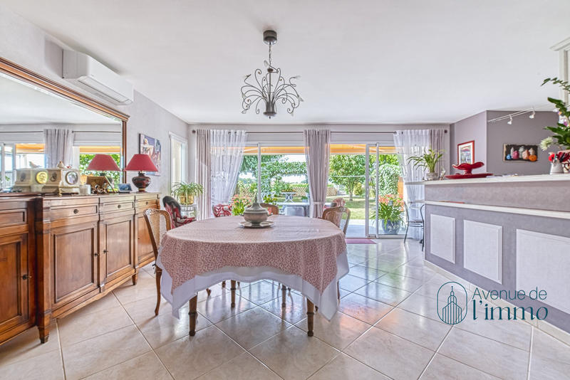 Maison traditionnelle - 186 m² - 6 pièces