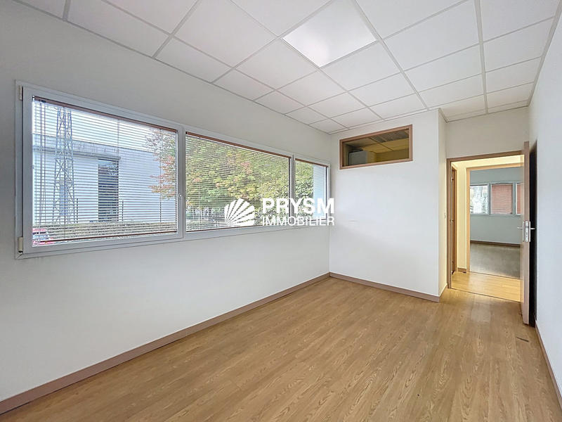 Bureau - 119 m² - 6 pièces