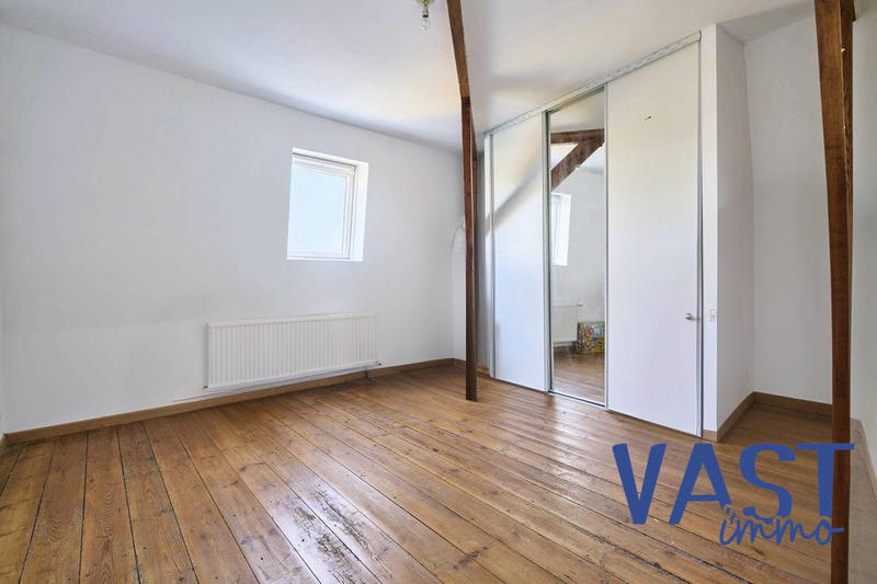Maison - 185 m² - 8 pièces
