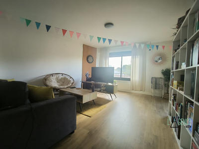 Appartement - 80 m² - 4 pièces