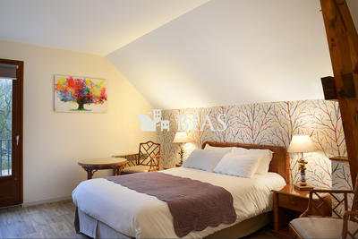 Fonds de commerce - 1 500 m²