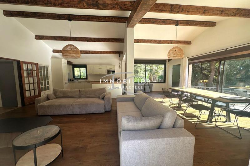 Maison - 159 m² - 5 pièces