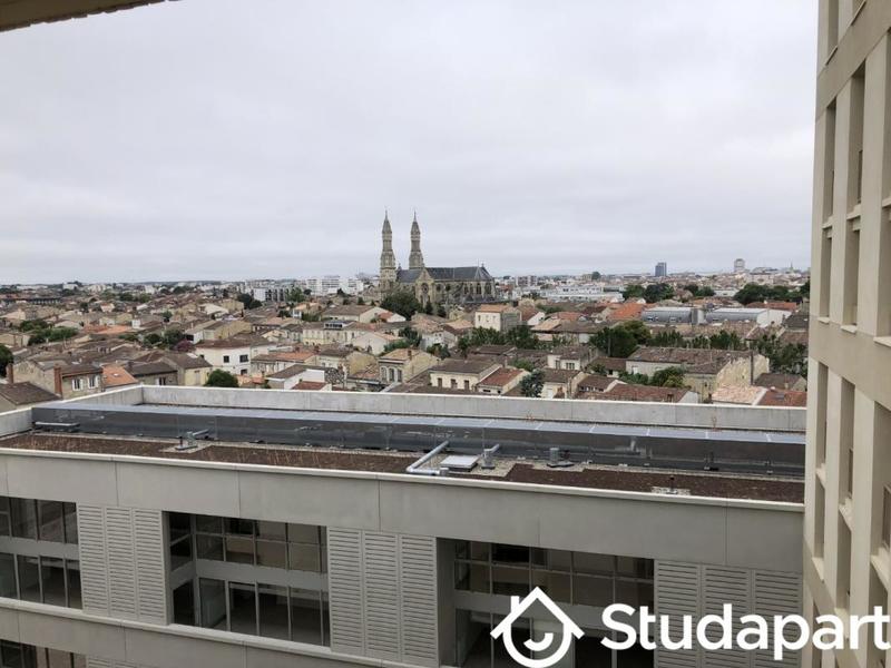 Chambre - 11 m² - 1 pièce